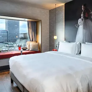 https://radisson-red.vienna-besthotels.com