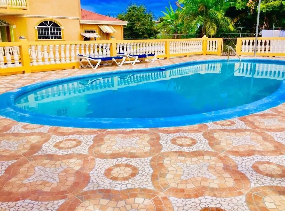 Eagle'S Nest Hotel Montego Bay Jamaica
