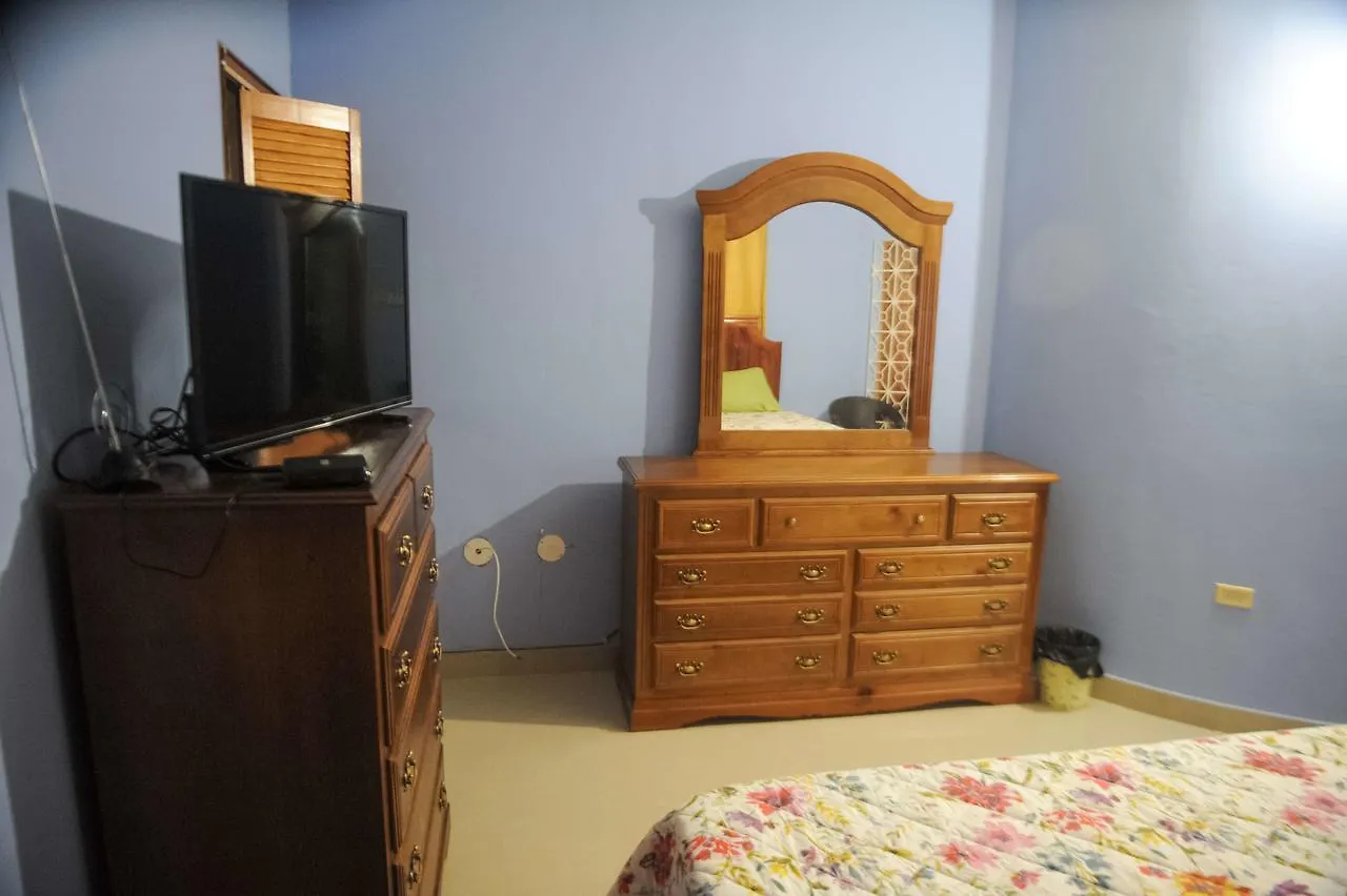 Eagle'S Nest Hotel Montego Bay Guest house